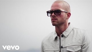 Watch Collie Buddz Light It Up video