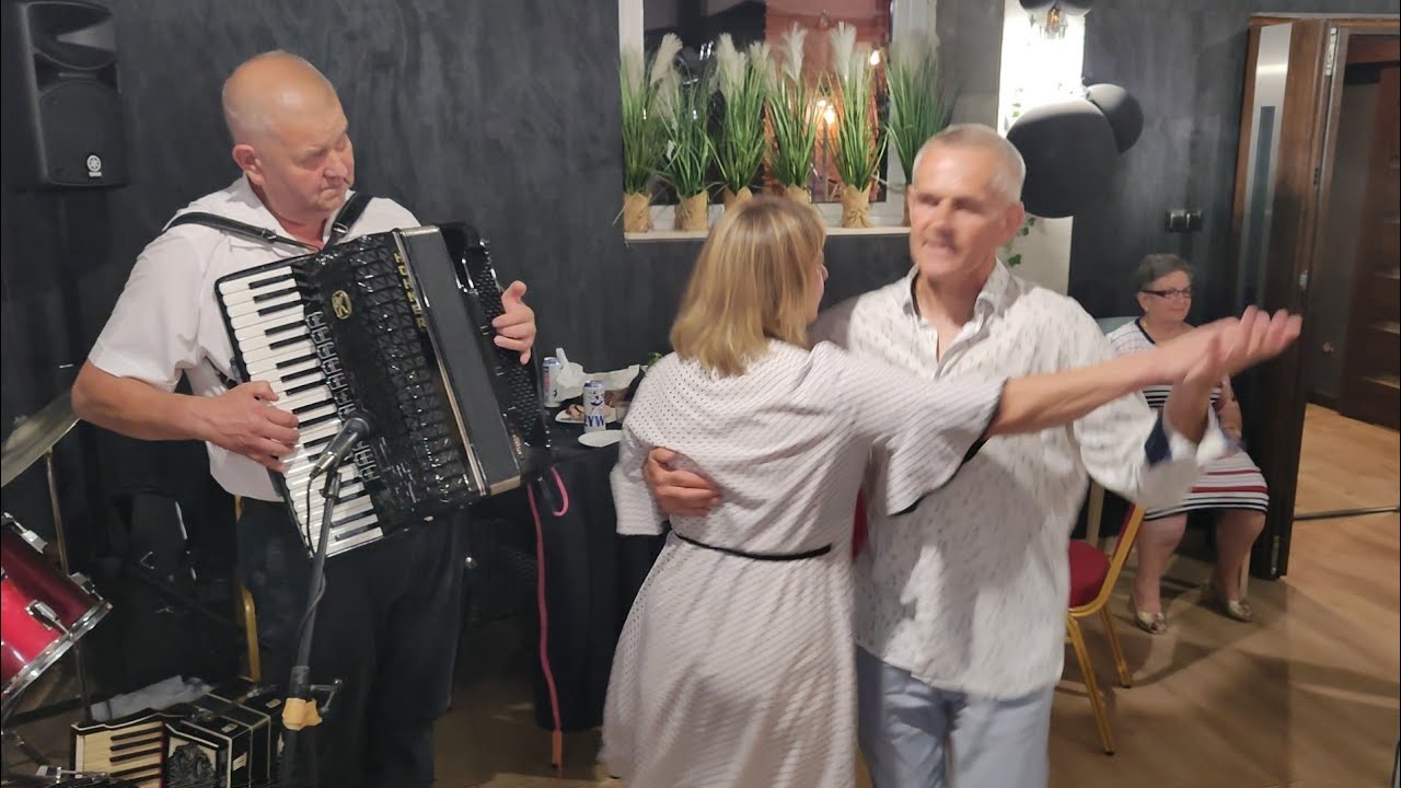 26 lipca 2025 Krzysztof zachwycony Kapelą ADAŚKI nowe RYTMY Go ZAFASCYNOWAŁY w TACZOWIE 