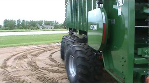 CB Pull Type Manure Spreader