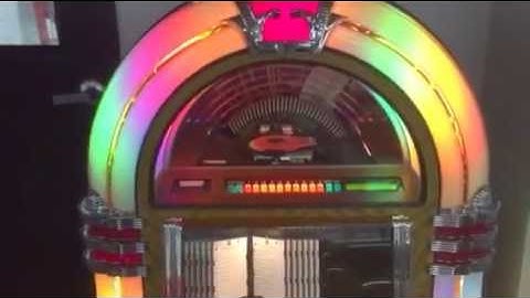 Rock-Ola Bubbler Jukebox Nostalgia Model CD8-B