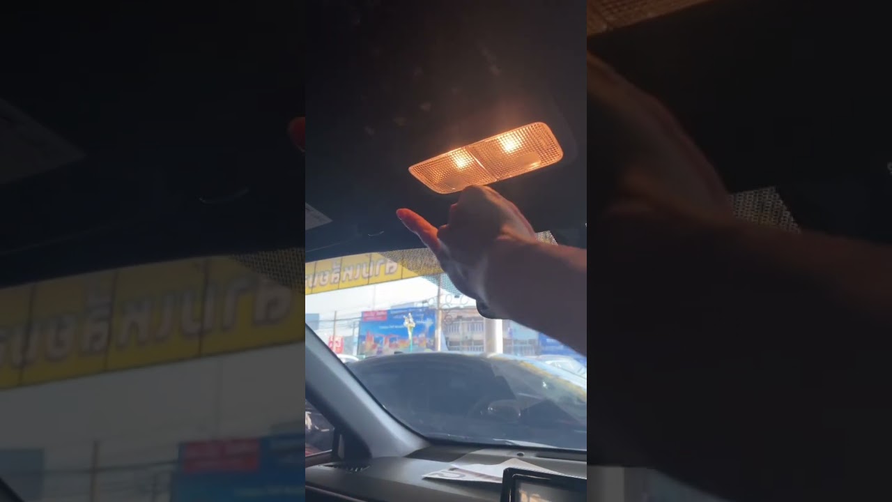 ขาวเรียบ แต่ความเฉียบเต็มคัน 🤍 #CorollaCross