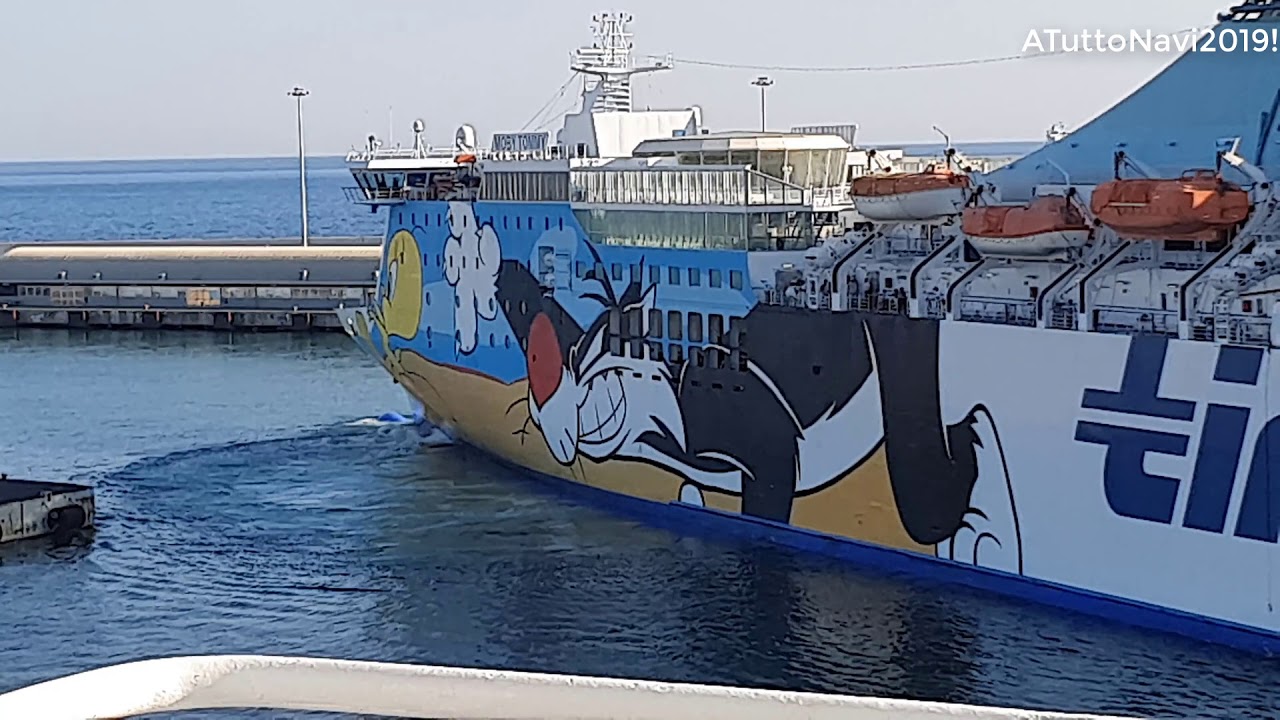 Arrivo della Moby Tommy a Civitavecchia 24 giugno 2019 (Tirrenia)