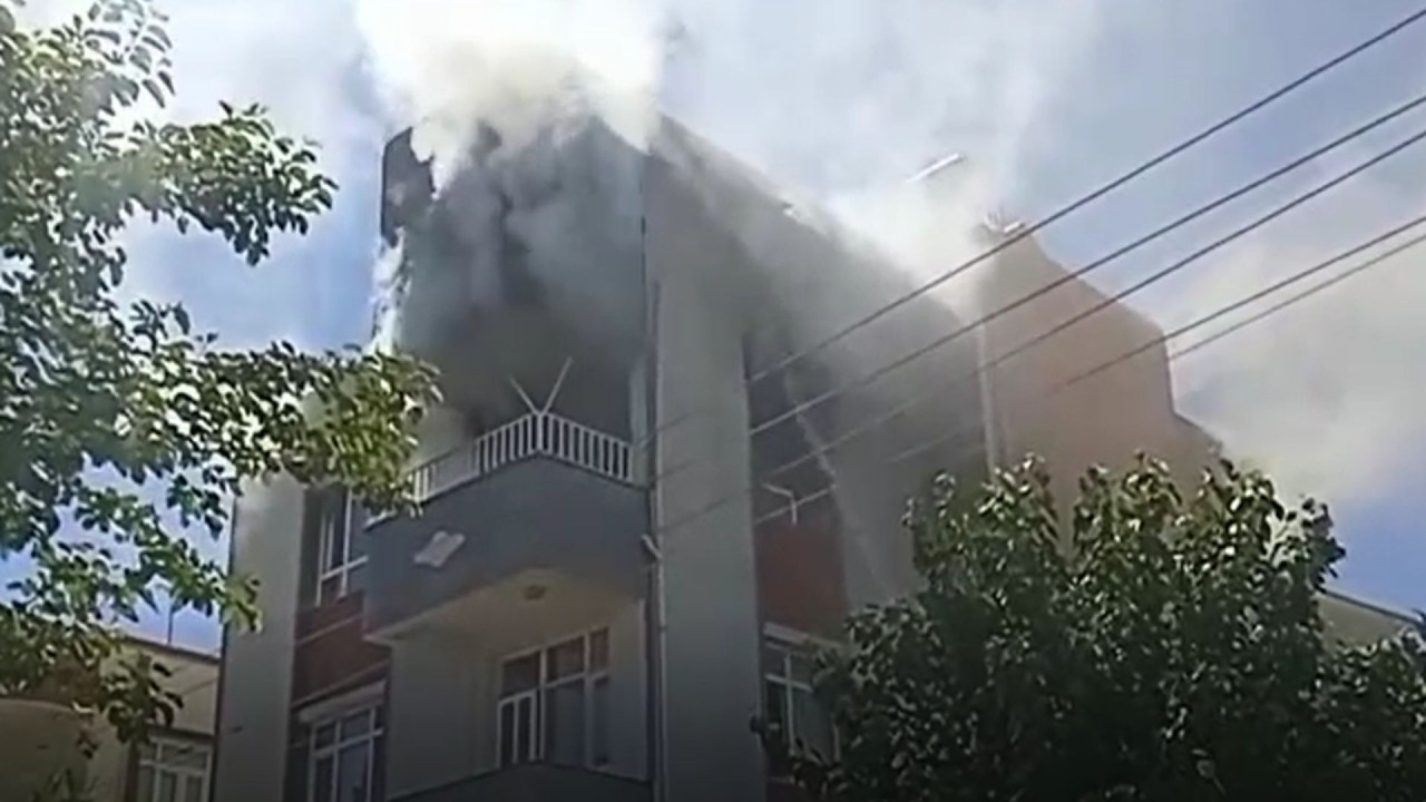 Adıyaman’da Apartman Dairesinde Yangın: 1 Kişi Hastaneye Kaldırıldı