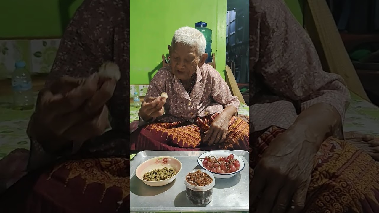 คุณยายได้กินตำเมี่ยงสมใจอยากแซ่บแซ่บค่ะ #buapan #เมนูอาหารบ้านๆ #thaifood #คุณยายกินข้าว 