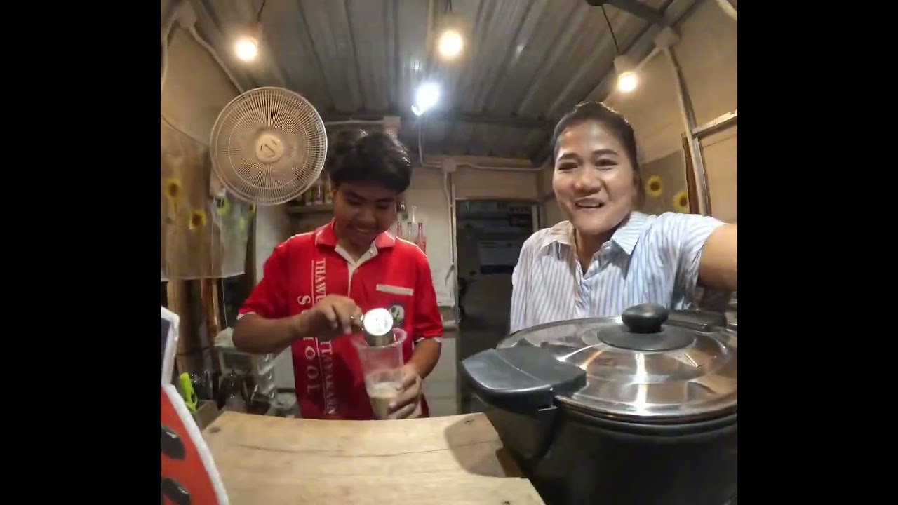 สอนเด็กชงน้ำ โครงการ ด.เด็กรักดี 