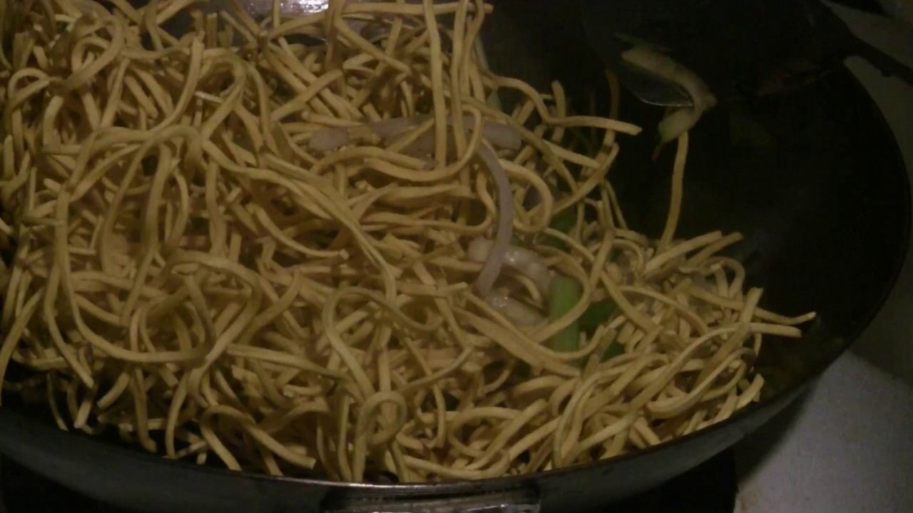 Beef Chow Mein Canton Style (How To Stir Fry Noodles In A Wok) Better