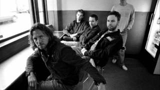Pearl Jam- Deep (with Lyrics)