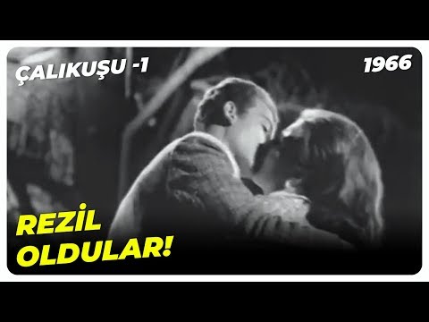 Feride, Kamran'ın Öpüşürken Rezil Ediyor! | Çalıkuşu - Türkan Şoray Yeşilçam Filmi