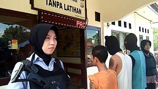 Download Lagu LUAR BIASA POLWAN TANGKAP BEGAL #Polwan #PolwanPolri #PolwanCantik Download Lagu LUAR BIASA POLWAN TANGKAP BEGAL #Polwan #PolwanPolri #PolwanCantik