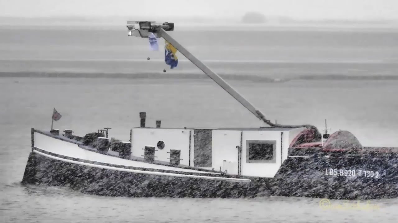 Binnenschiff GMS NORDWIND DB9526 MMSI 211670550 + Kutter AMISIA DIT6 inland cargo ship + shrimper