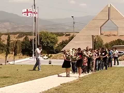 ახალგაზრდებმა 8 აგვისტოს დაღუპული გმირების ხსოვნას პატივი მიაგეს