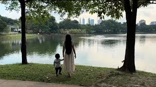 Suasana di Tasik ini