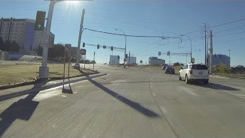 Navigating a Diverging Diamond Interchange