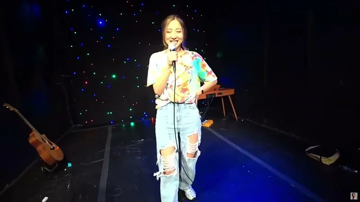 Fuslie sings "Part of Your World" from The Little Mermaid