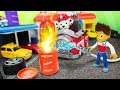 Видео про Щенячий патруль и машинки. Игры - пожарные тушат пожар в автомастерской! Детские игрушки