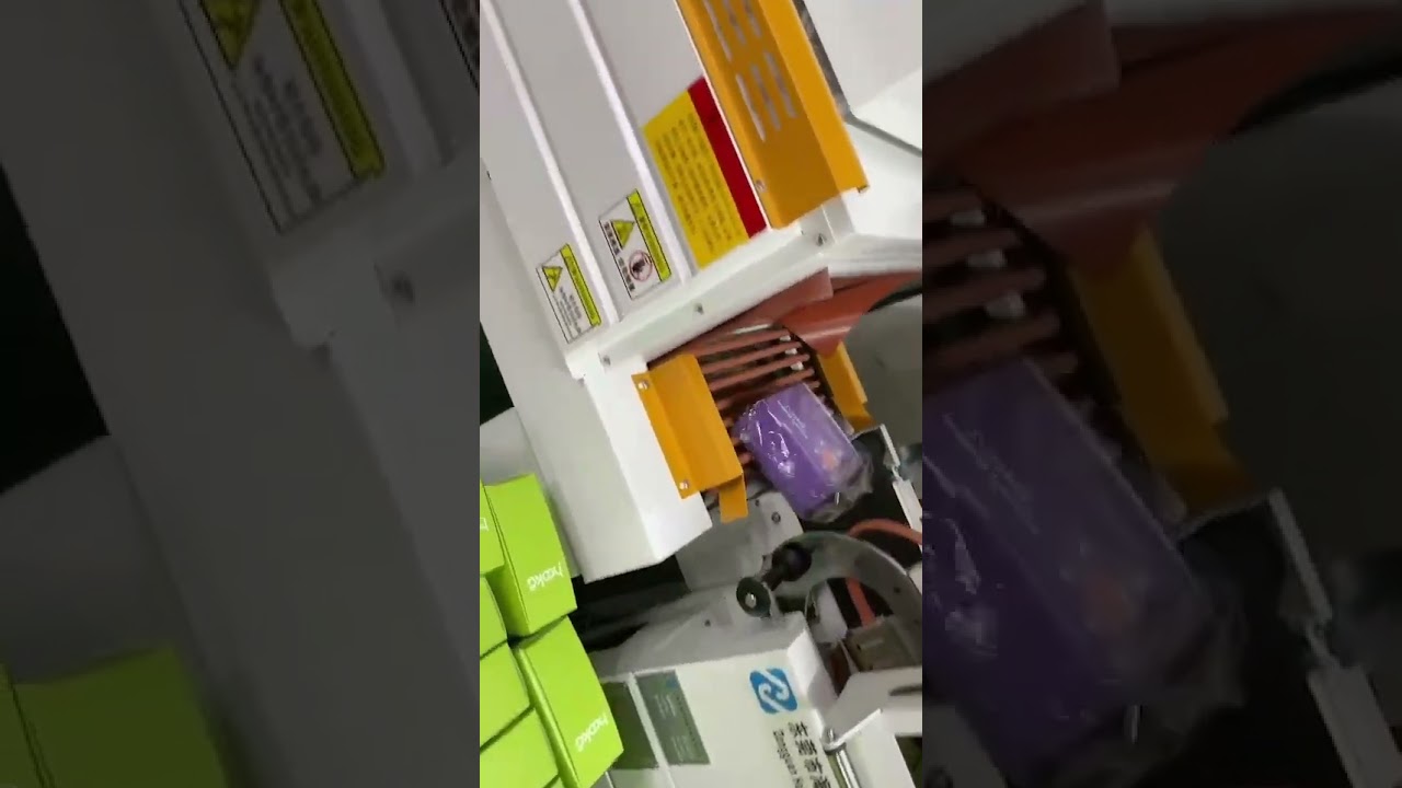 Automatically packing vape devices - shrink film wrap 