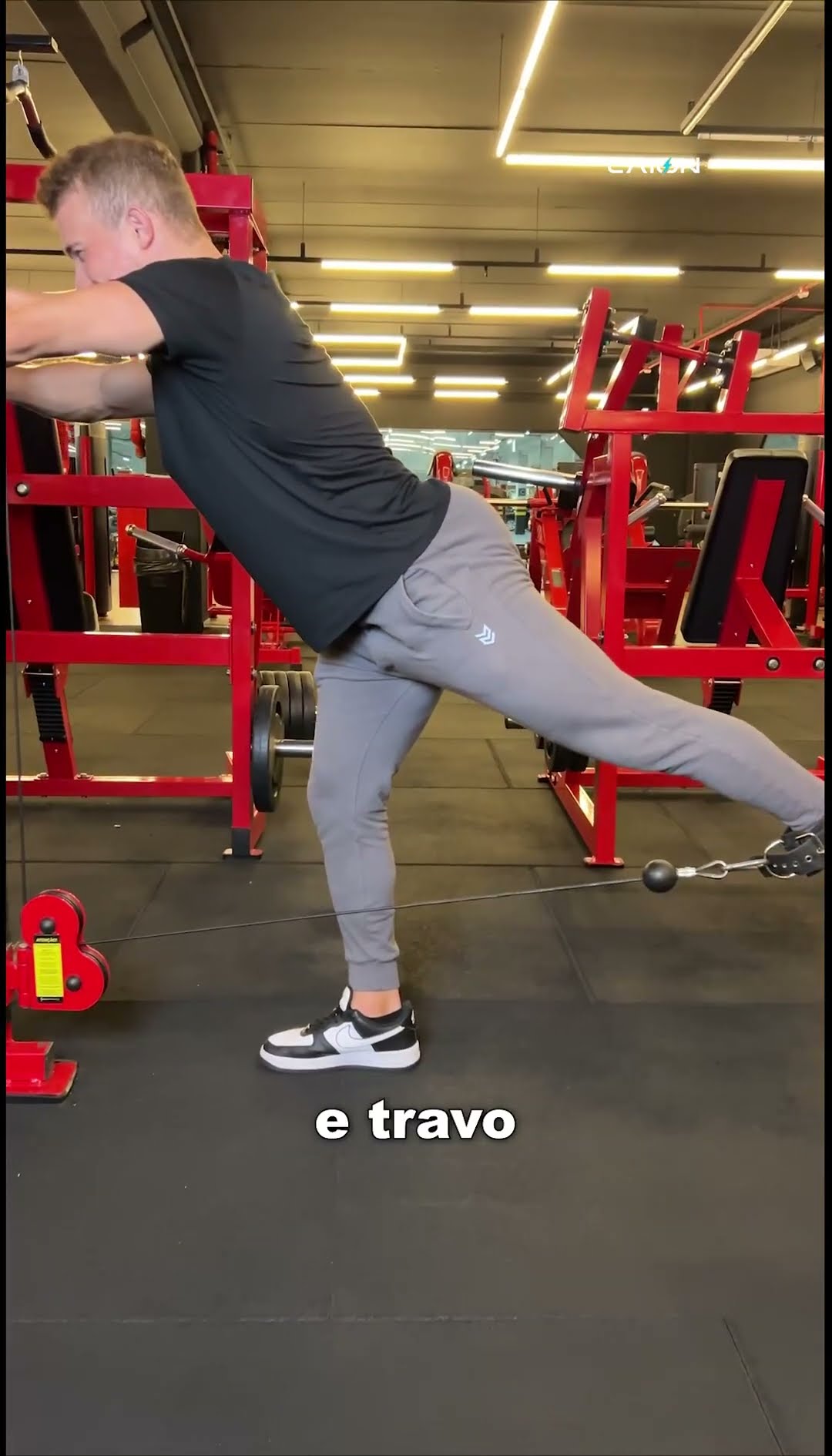 Glúteo na polia do jeito CERTO!