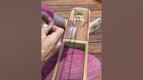 horsehair string replacement on a bowed lyre