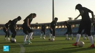 أول دوري نسائي لكرة القدم يقرّب سعوديات من حلمهن بالاحتراف