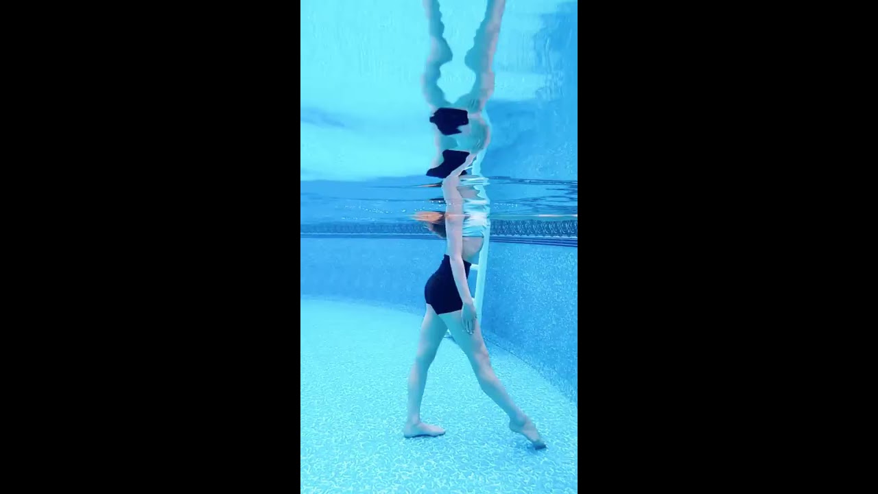 Underwater Flexibility Anna McNulty TikTok