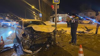 Неопытный водитель покалечил юного пассажира встречной машины