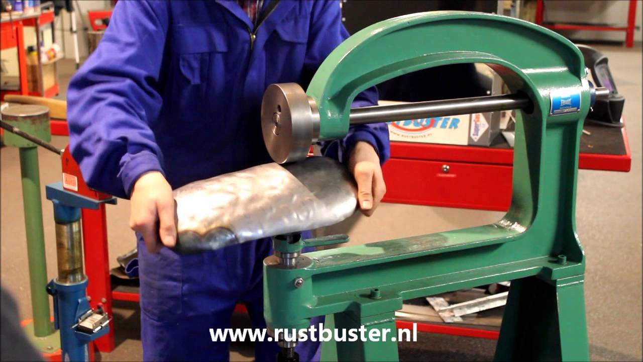 Plaatwerken bij Rustbuster (masterclass sheet metal) - YouTube
