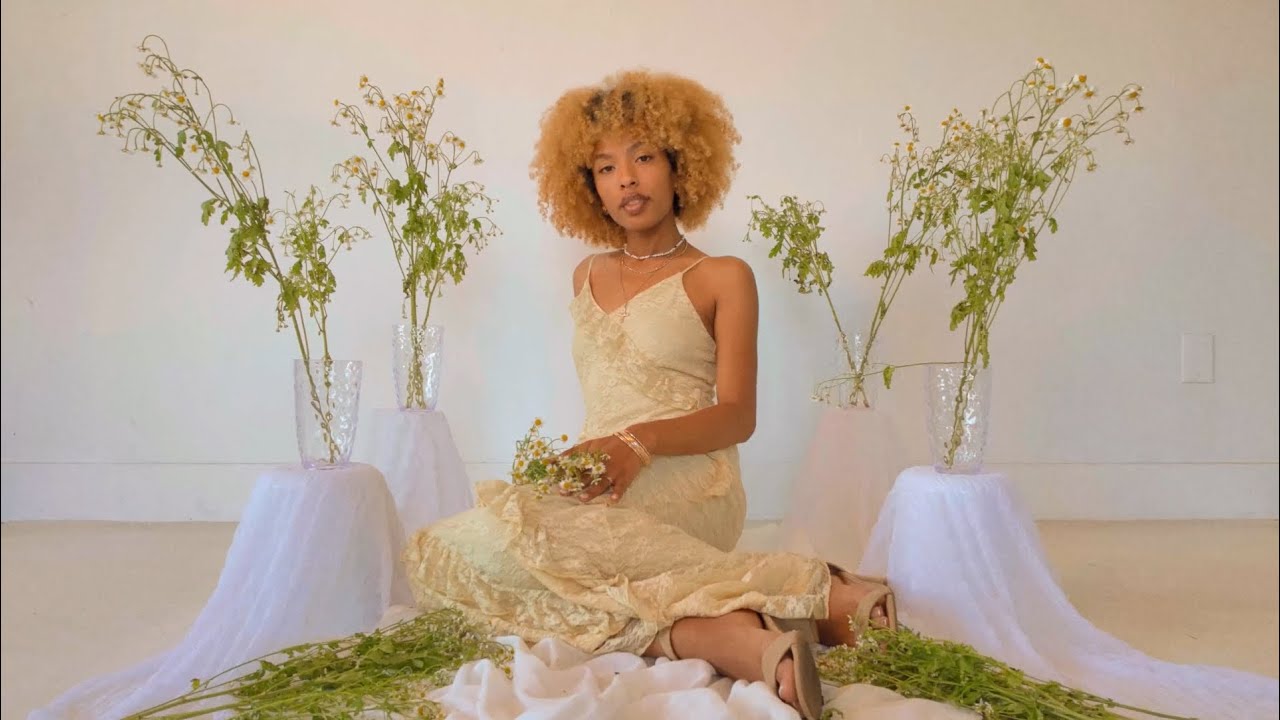 Dayzee D.H.F. - Love On Me (Official Video) - YouTube