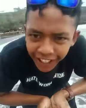 Figo ridwan minum air laut suwegerrrr ndesss