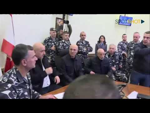 الرئيس جوزاف عون يتفقد غرفة العمليات في قوى الامن الداخلي ليلة رأس السنة 