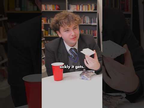 British Highschoolers try American Pop Tarts!