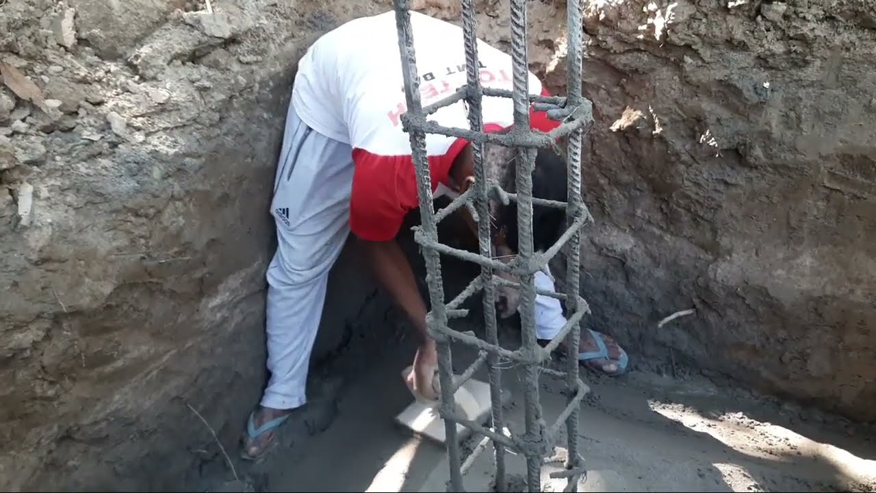 পিলারের গোড়া হোঞ্জ কিভাবে ঢালাই হচ্ছে দেখো।