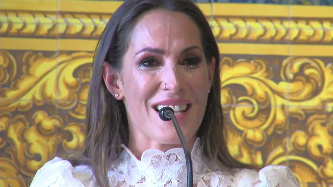 Malú recibe con emoción y orgullo el título de Embajadora de Algeciras