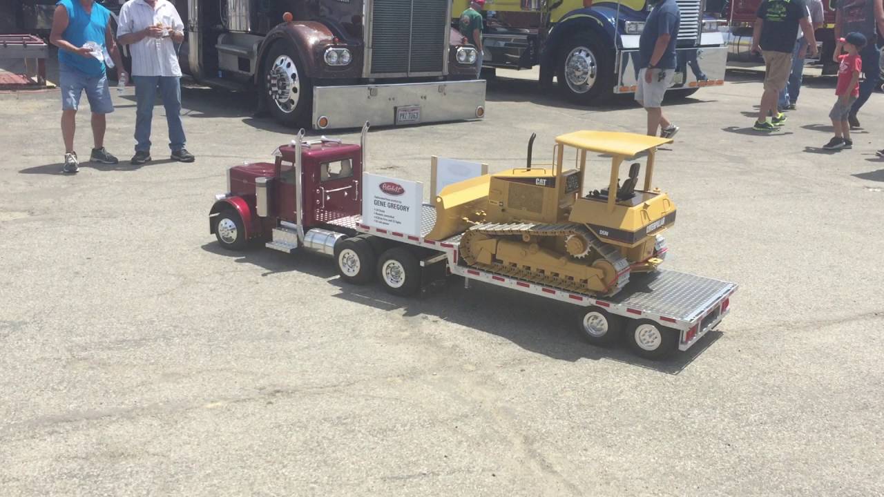 Radio Remote Control Peterbilt Truck hauling Radio Remote Control CAT