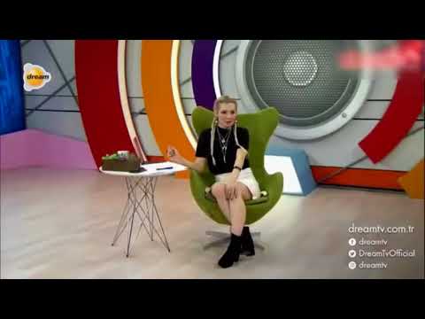 Duygu Köseoğlu - Mini Etekli Bacak Ve Frikik Şov