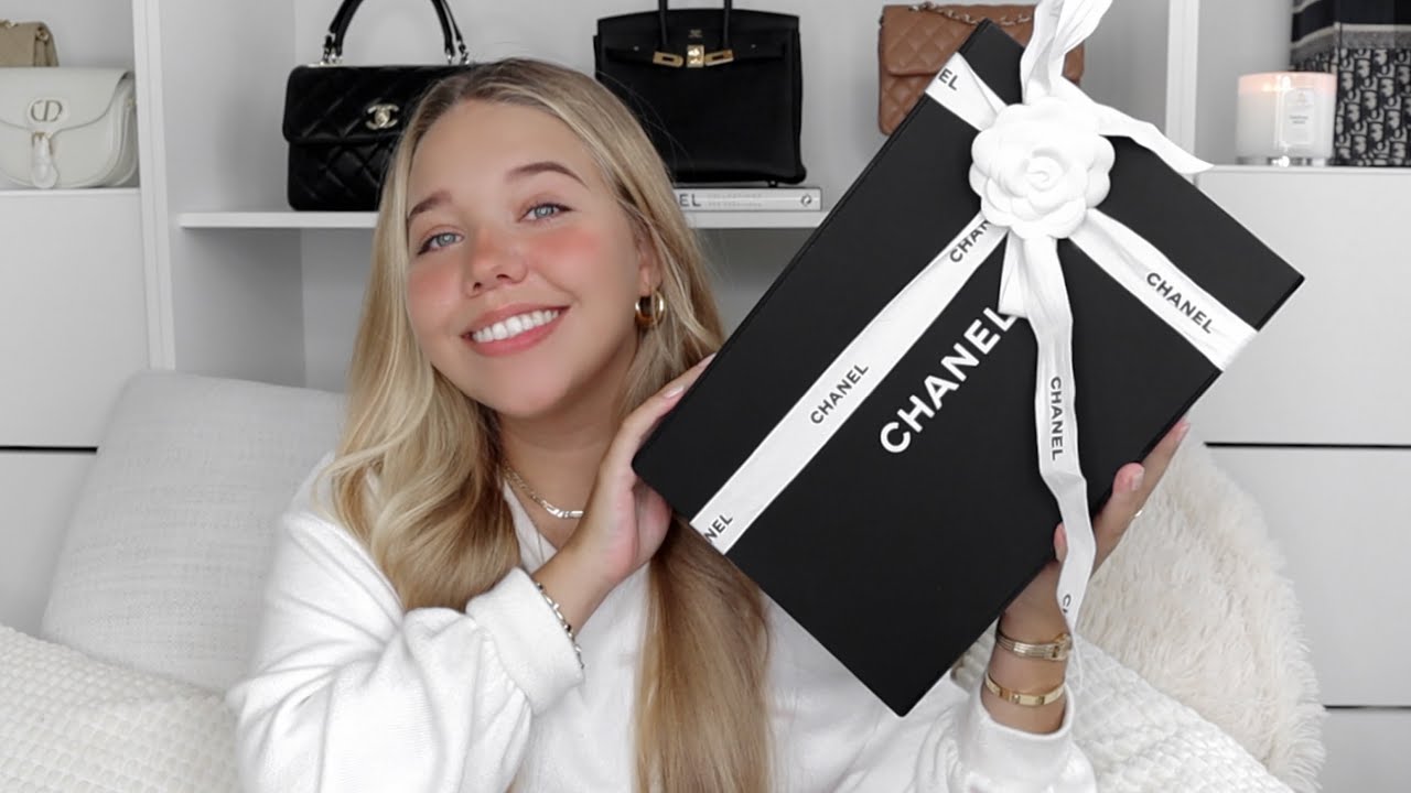 CHANEL 19 FLAP BAG BLACK UNBOXING