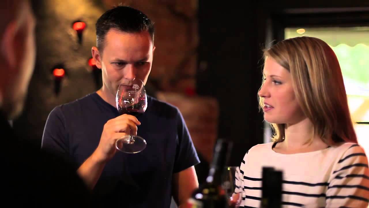 South Australia Tourism Commission - Up in the Adelaide Hills (TVC)