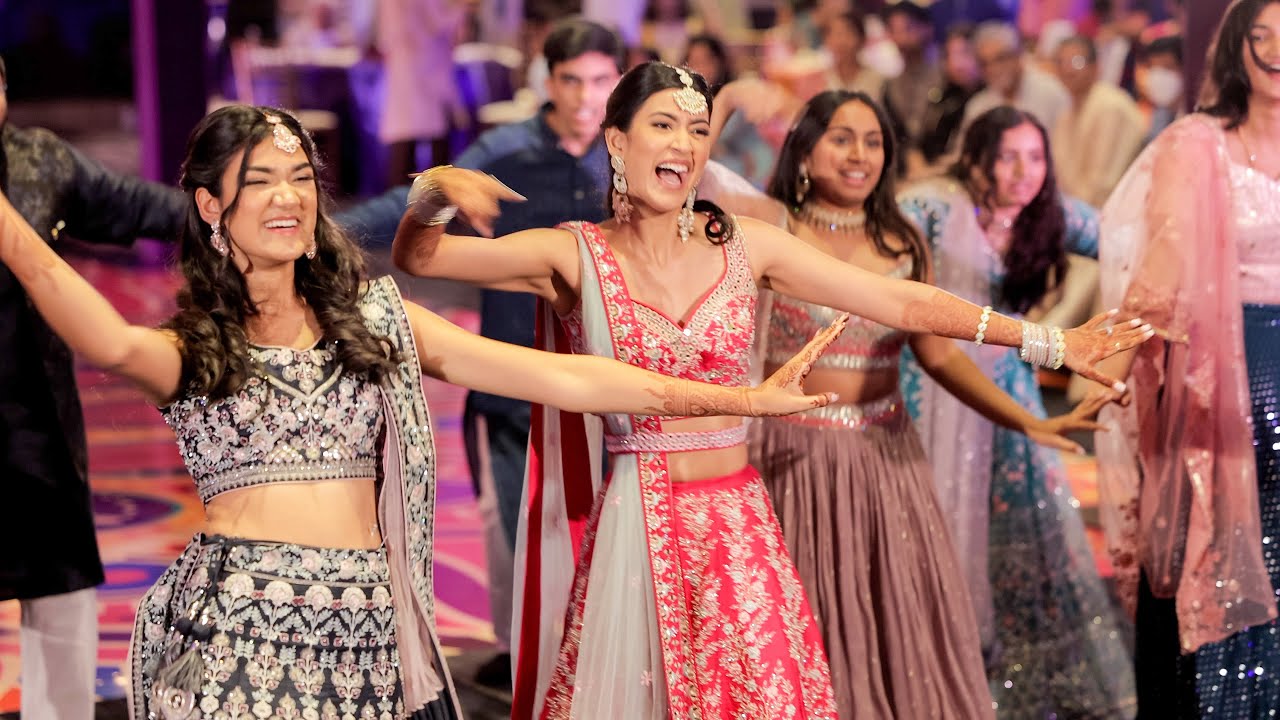 Brides Family Surprises the Bride  Groom with a Beautiful Dance Performance at the Sangeet   4K