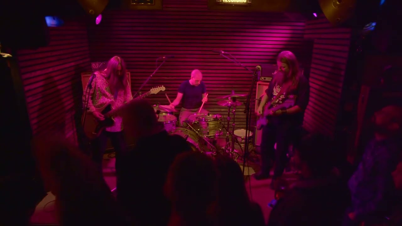 Black Moon Circle - Drifting across the plains live at Moskus