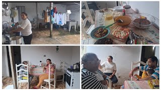MESMO COM MUITAS CHUVAS TEVE ALMOÇO EM FAMÍLIA .