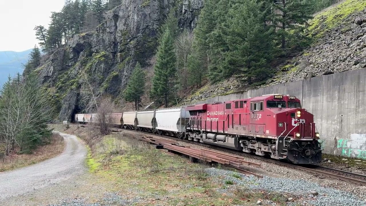 Out Of The Tunnel!!! CPKC Empty Potash Train East @ Yale BC Canada 30NOV25 CP ES44AC 9373 Leading