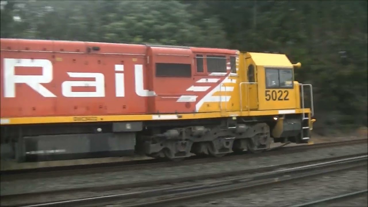 KiwiRail TranzAlpine with GE U26C DXC5022 & DXC5477 at Annex Road, 11th March 2024