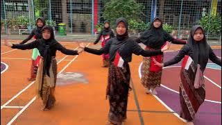 Praktik Tari Wonderland Indonesia (kelas 7D)