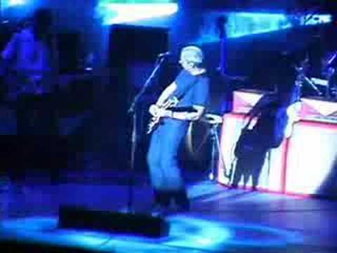 Mark Knopfler, TELEGRAPH ROAD. Great guitar solo in Reggio Calabria, Italy, 2005