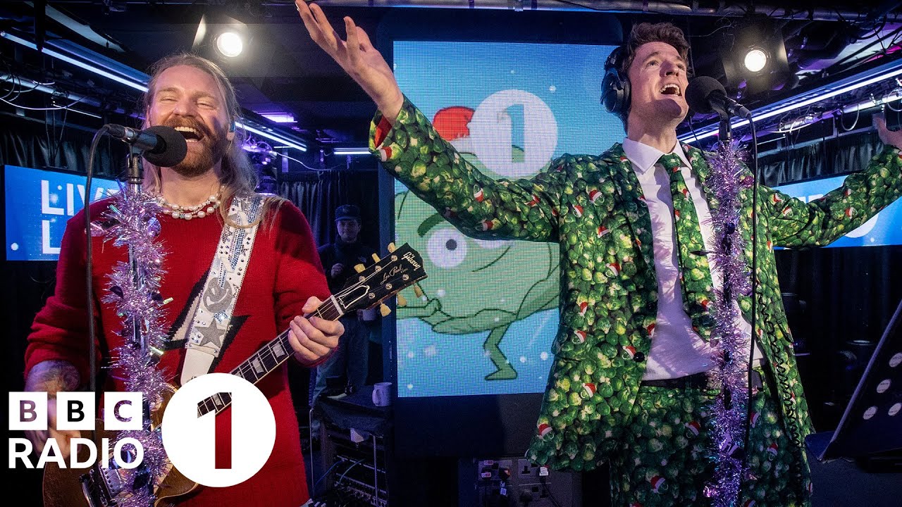 Greg James ft Sam Ryder and Supertato - A Merry Veggie Christmas