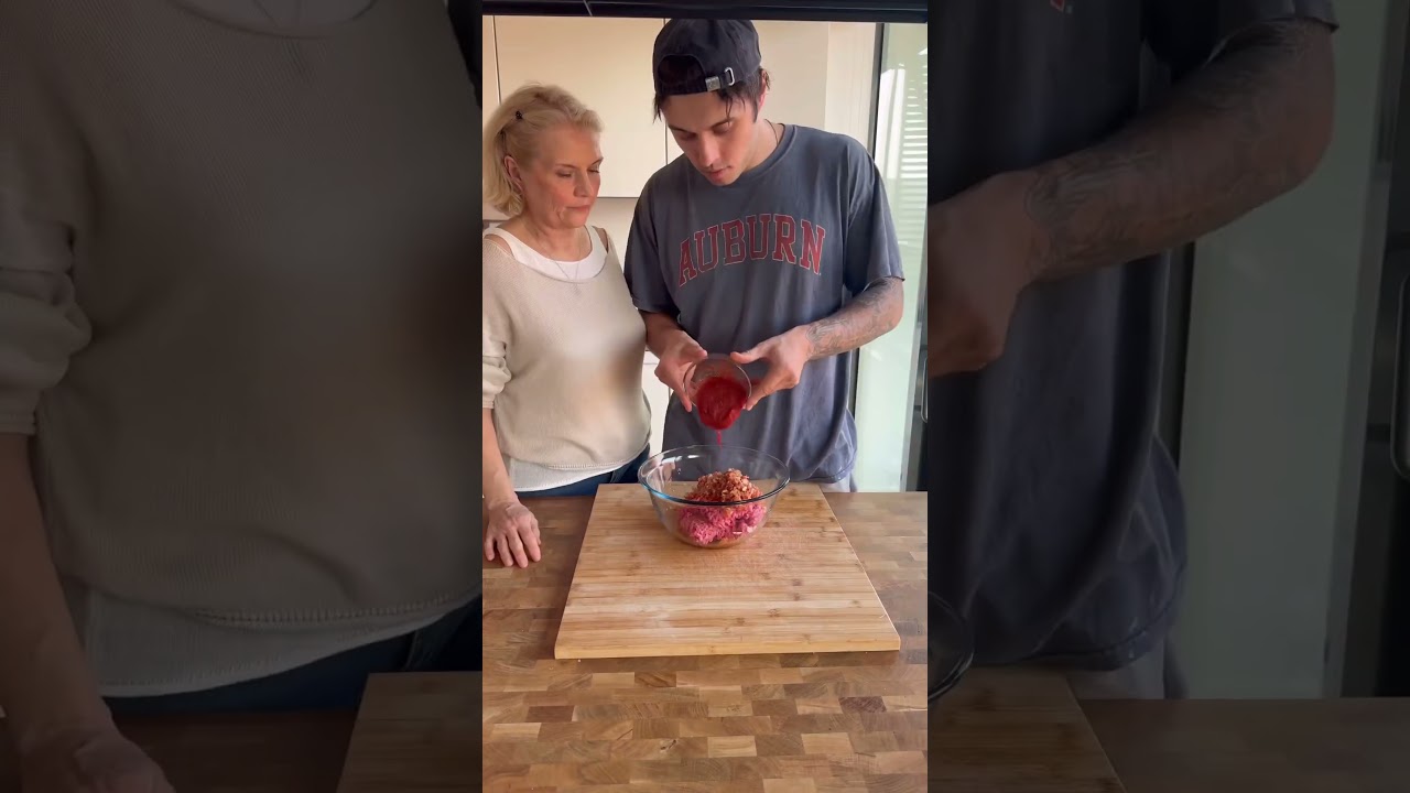 Yufka Lahmacun Tarifi ????- EMİR ELİDEMİR #shortvideo #yufka #tarif #food #lahmacun Yufka Lahmacun Tarifi ????- EMİR ELİDEMİR #shortvideo #yufka #tarif #food #lahmacun