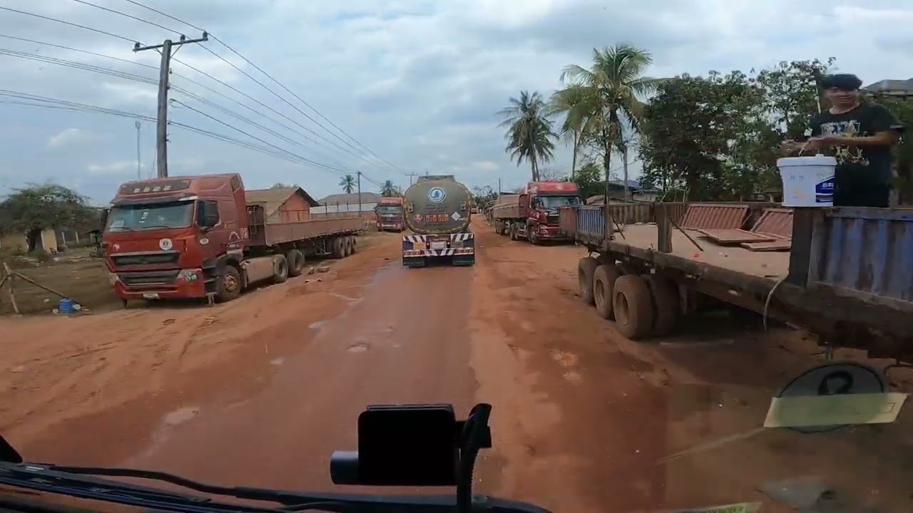 ขากลับจากส่งน้ำมันให้ลาวนครหลวงเวียงจันทน์บ้านนาไทรทอง