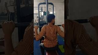 Lat pull down 💪 #gymmotivation #backworkout #fitnessshorts #viralvideo