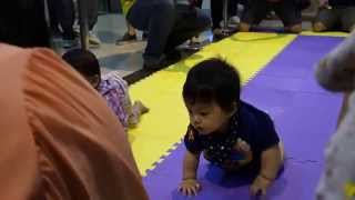 小飛飛 :10M6D: 被架拐子的爬行比賽 @台中大里仁愛醫院