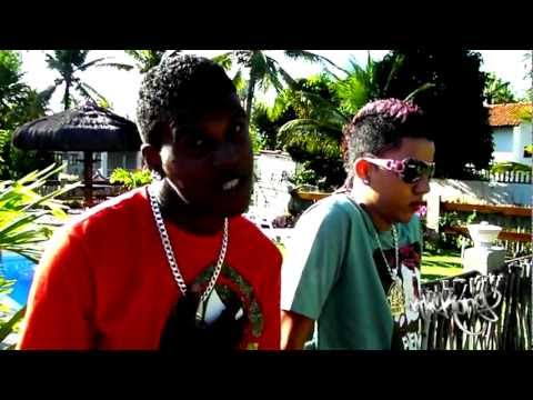 mc-billy-e-zackinho-mc---cai-chuva---klickong-(-clipe-oficial-)