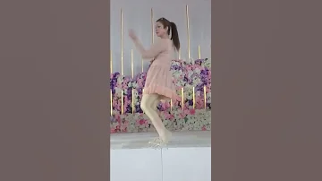 رقص العین نازیه اقبال شو 